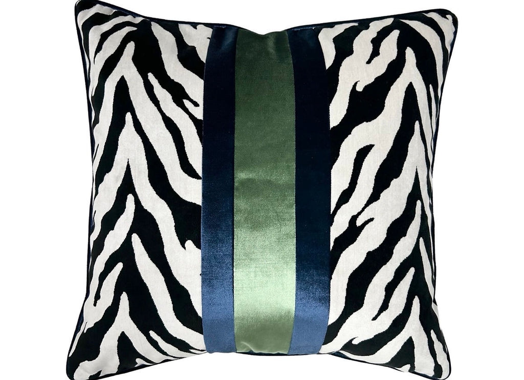 On the Hunt/Zebra